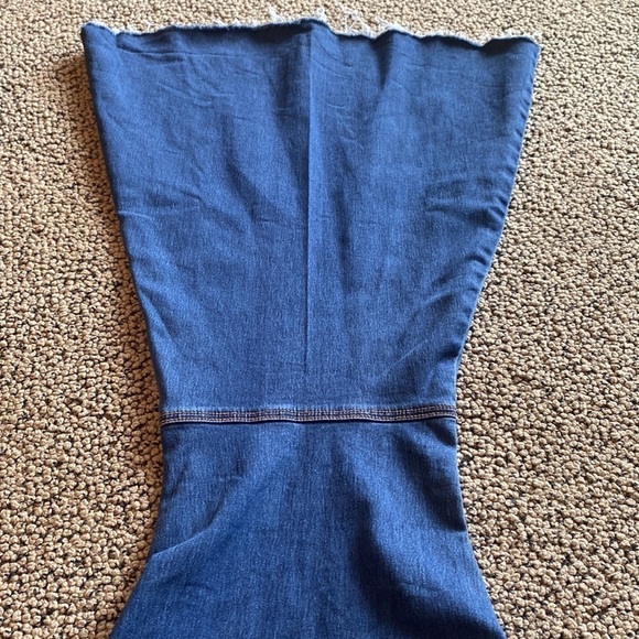 Free People Size 30 Denim Bell Bottom Jeans w/ Distressed Hem in EUC - Picture 6 of 10